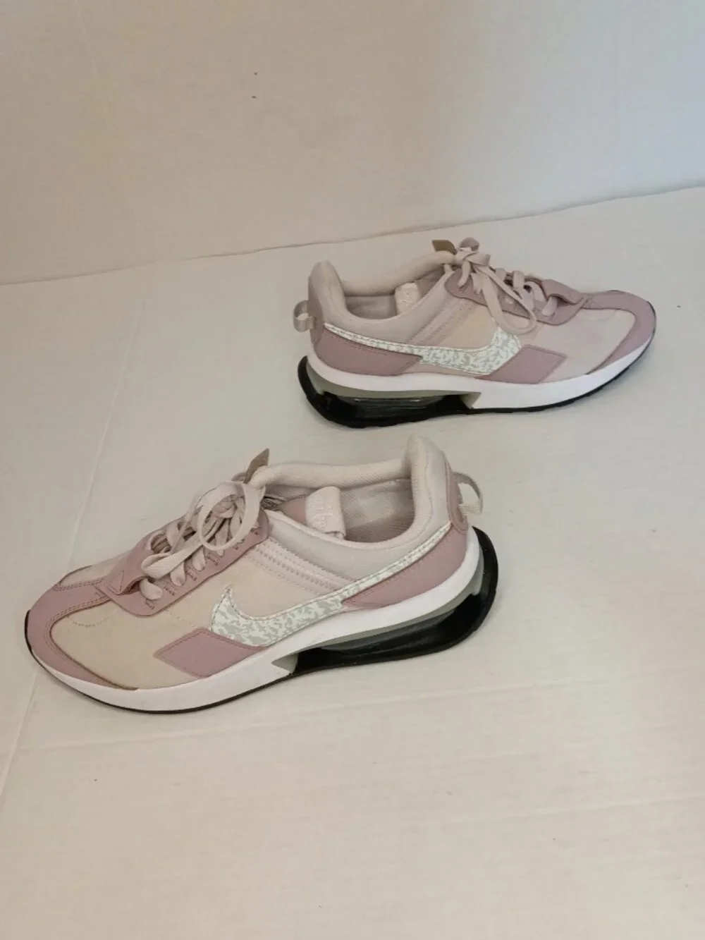 Nike Air Max Pre-Day Camo Swoosh Venice Plum Fog Sneakers Women’s 7.5